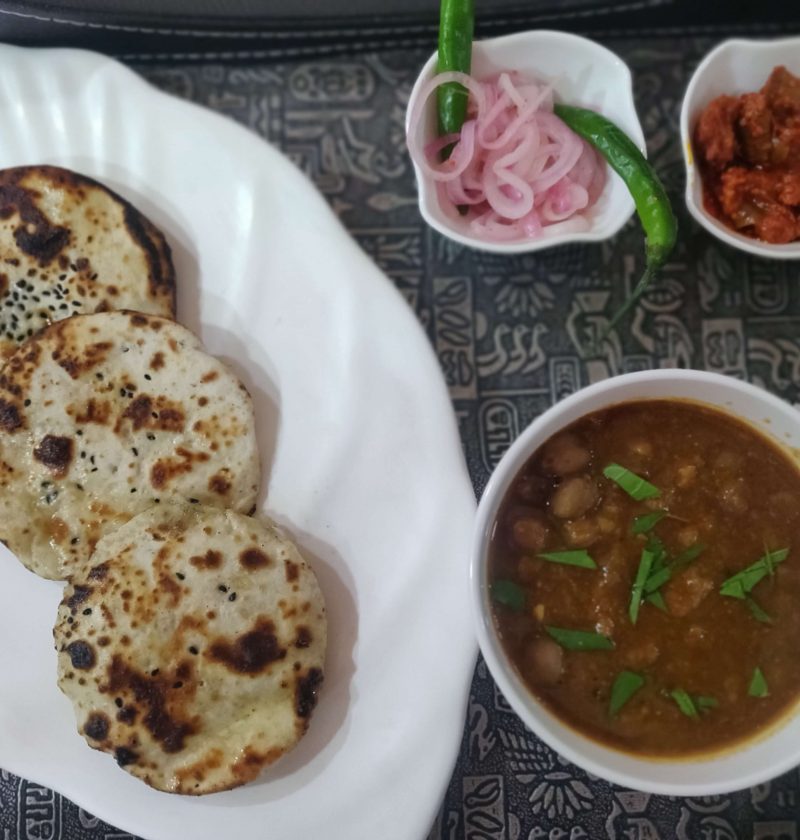 Amritsari Chola Kulcha