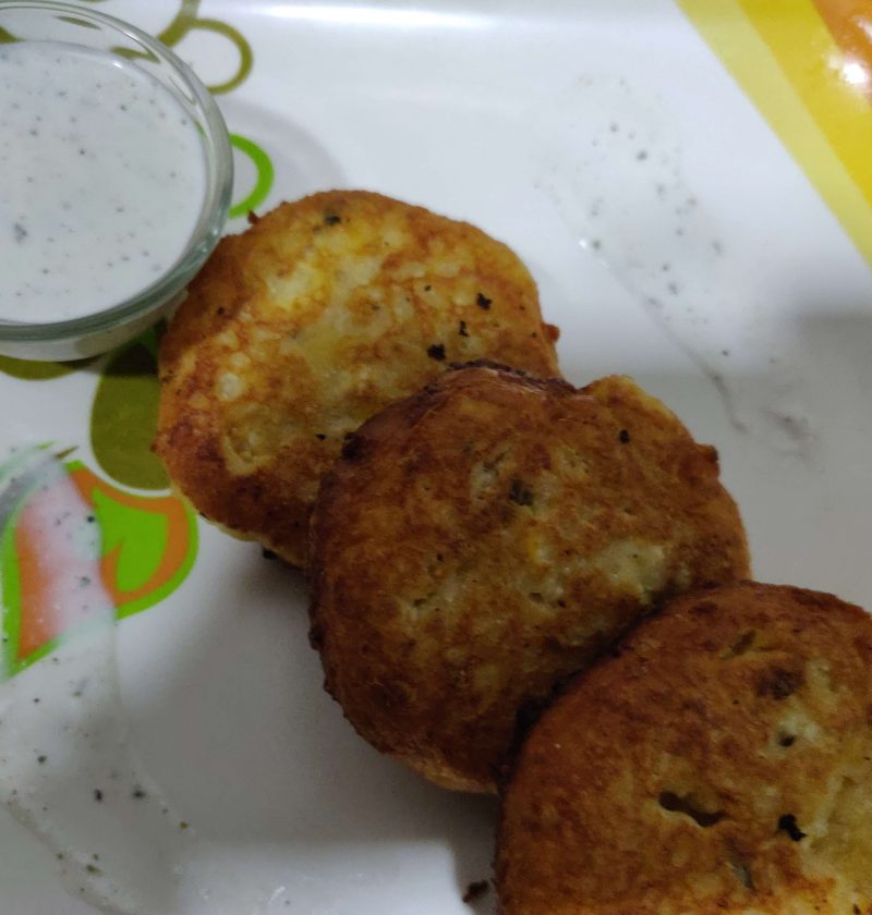 Dahi ke Kebab with curd dip